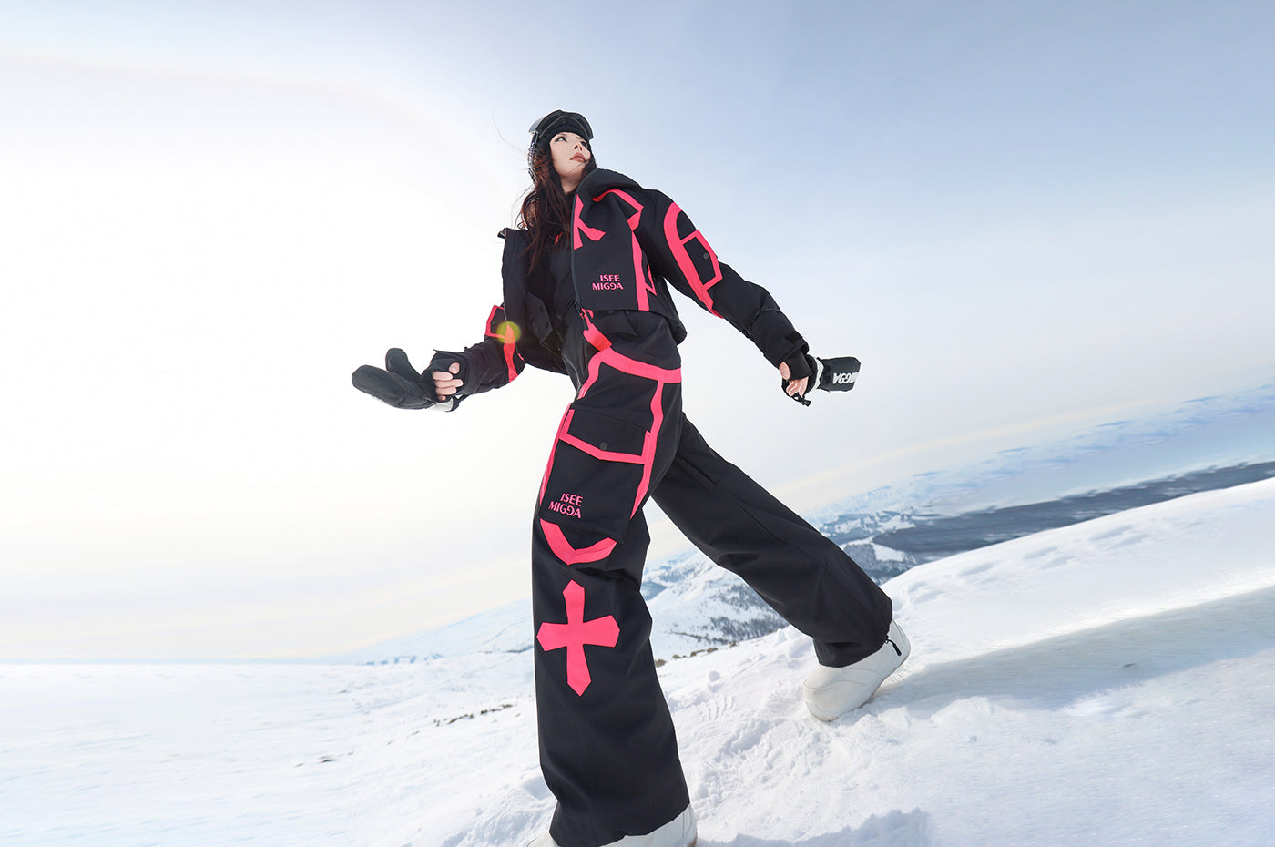 ISEE MIGGA Snowy Black Rose Ski Suit