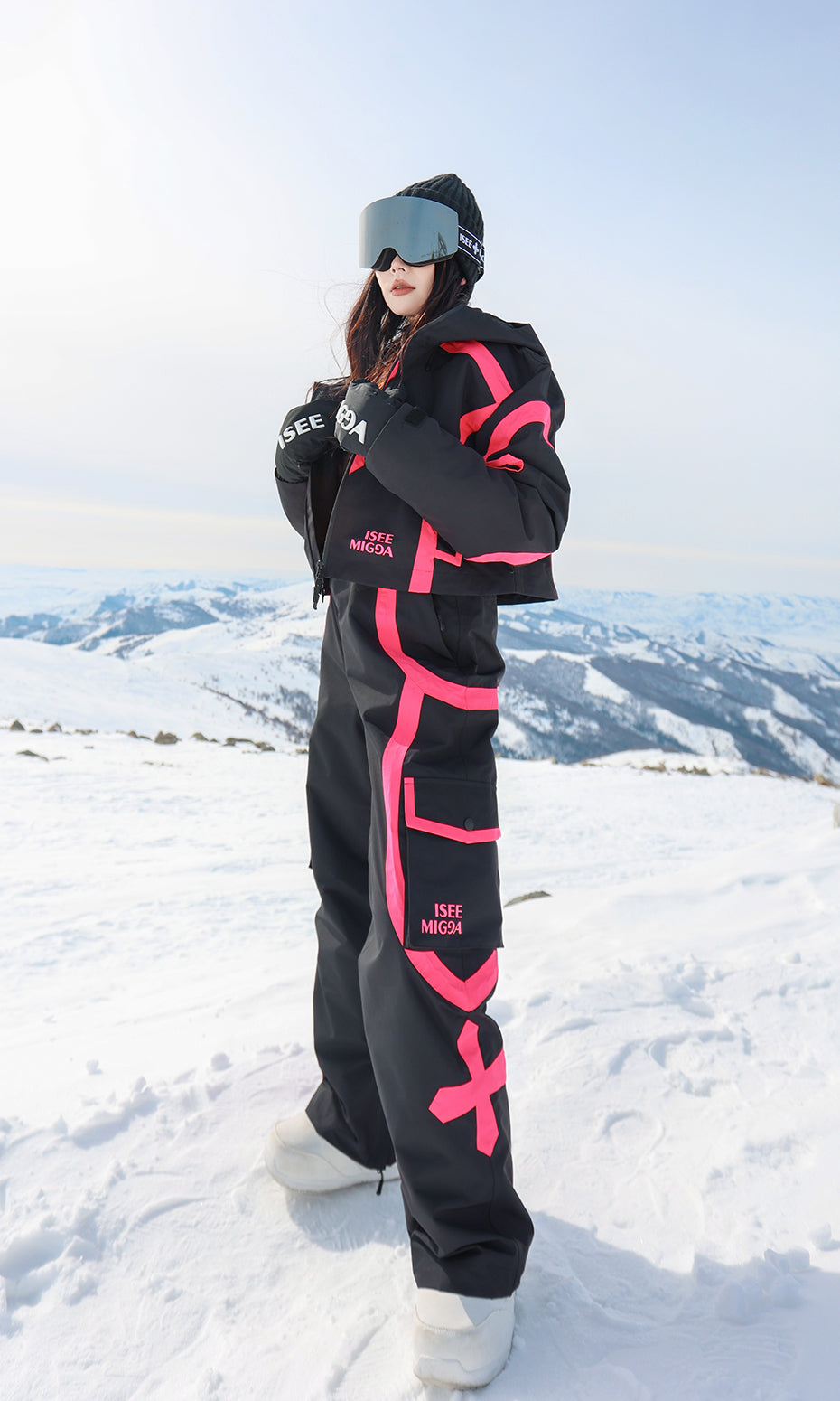 ISEE MIGGA Snowy Black Rose Ski Suit