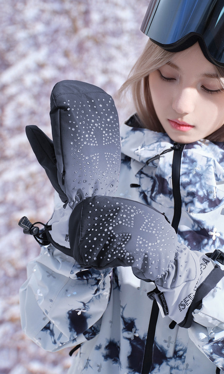 ISEE MIGGA Cross Rhinestone Gloves