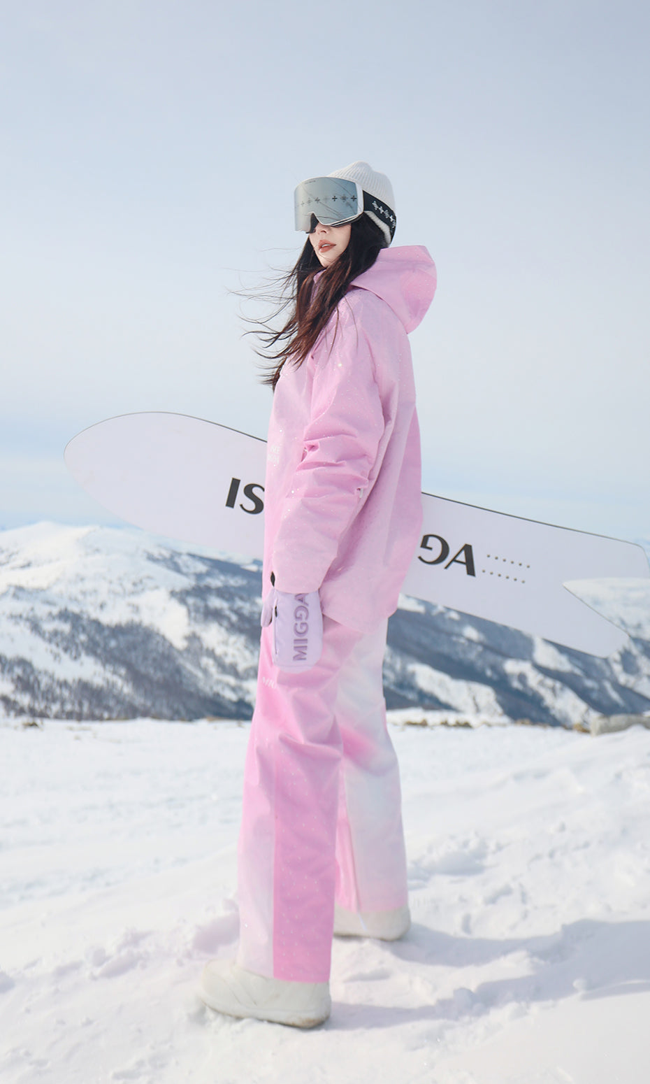 ISEE MIGGA Barbie PinkSki Suit with Diamonds